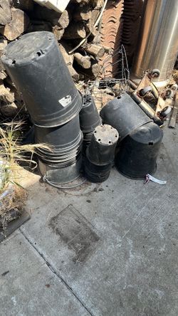 Plastic pots