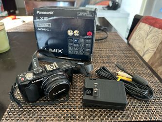 Panasonic Lumix DMC-LX5 Camera – Complete with Box & Accessories