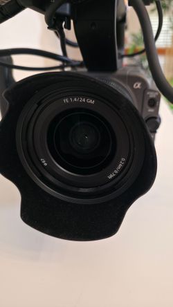 Sony FE 24mm F1.4 GM Lens – Excellent Condition