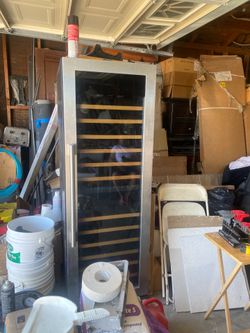 Wine cooler fridge