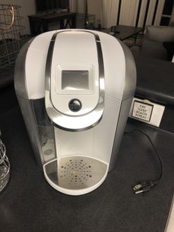 White Keurig Coffee Machine and K Cup Holder