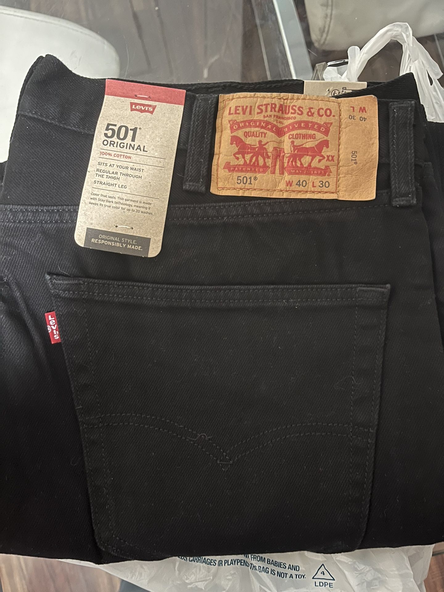 Levis Negro  Nuevo