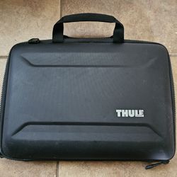 16" Thule MacBook Case