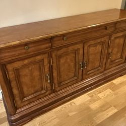 Very Nice Buffet/Sideboard