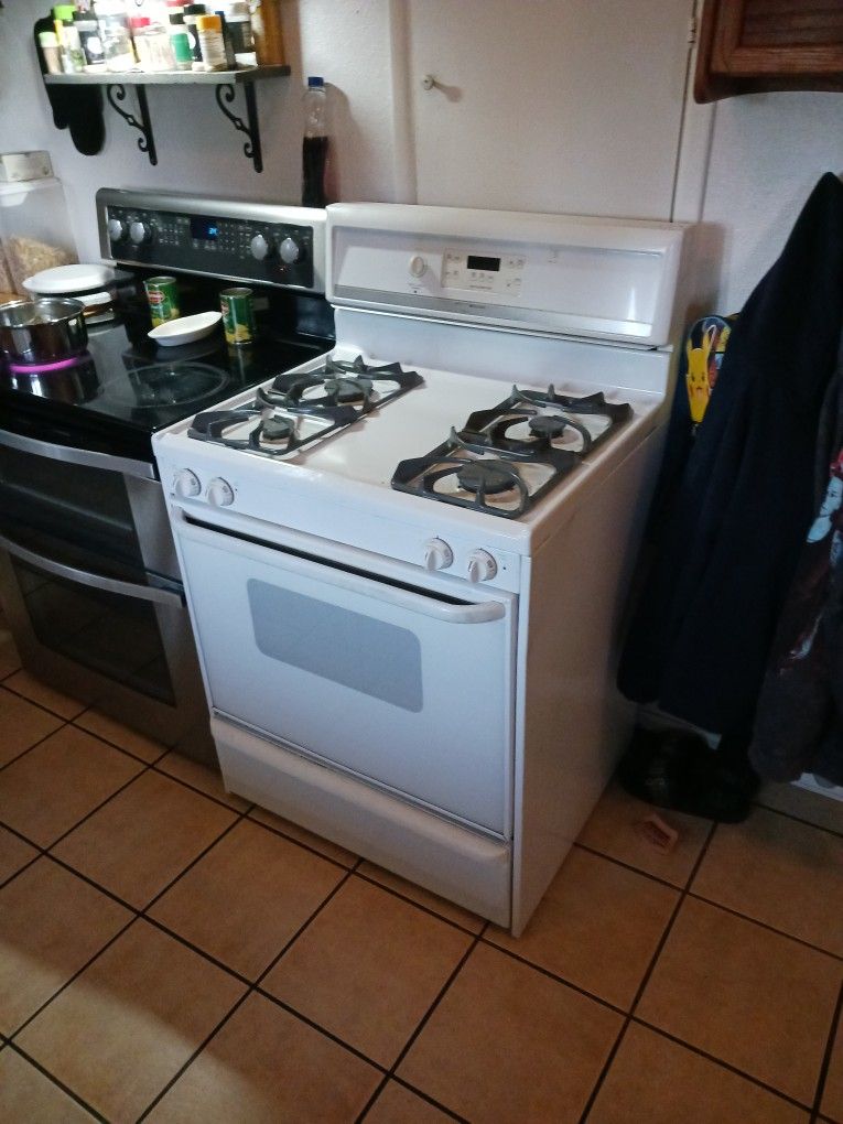 Frigidaire Stove