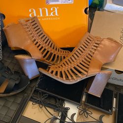 Michael Kors/ UGG/ City Classified shoes/Ana a New Approach