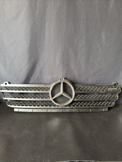 Mercedes-Benz Protective Grille - Mercedes-Benz (901-880-03-85)