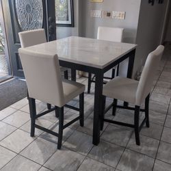 Dinning Table 