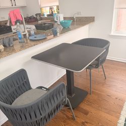 Outdoor table and chairs