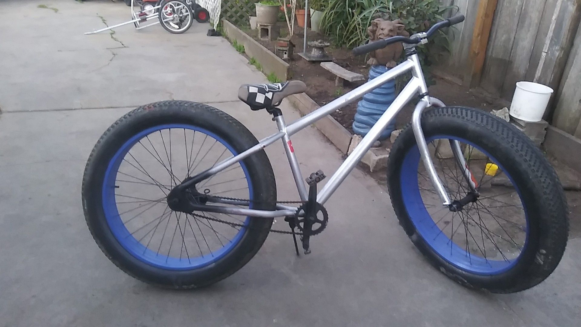 mongoose beach cruiser