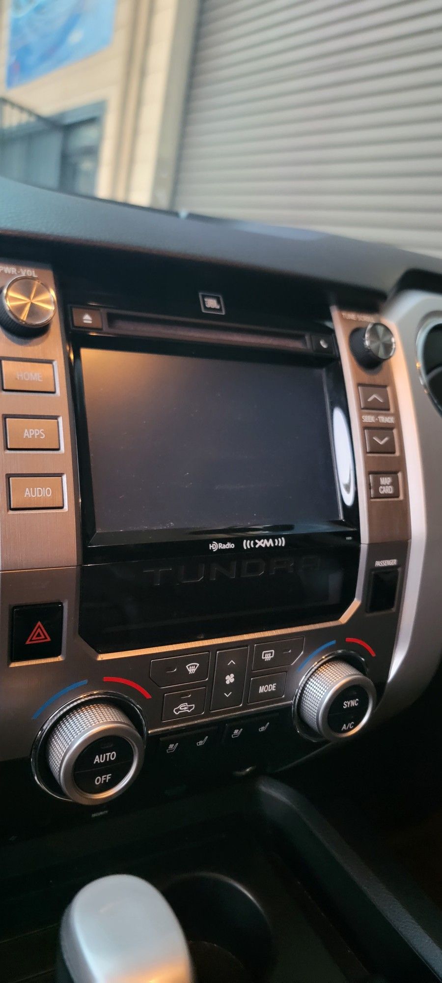 CAR AUDIO INSTALLATIONS