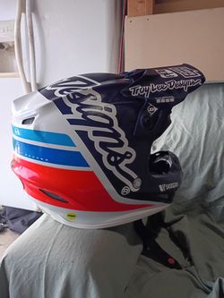 Troy Lee Designs SE4 Motocross Helmet
