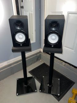 Yamaha hs5 with stands
