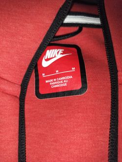 RED NIKE TECH