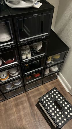 Clear Front Sneaker Display Boxes