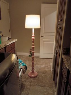 Lil girl's vertical standing lamp