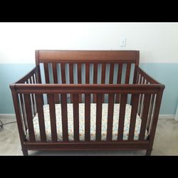 New Delta Convertable Baby Crib