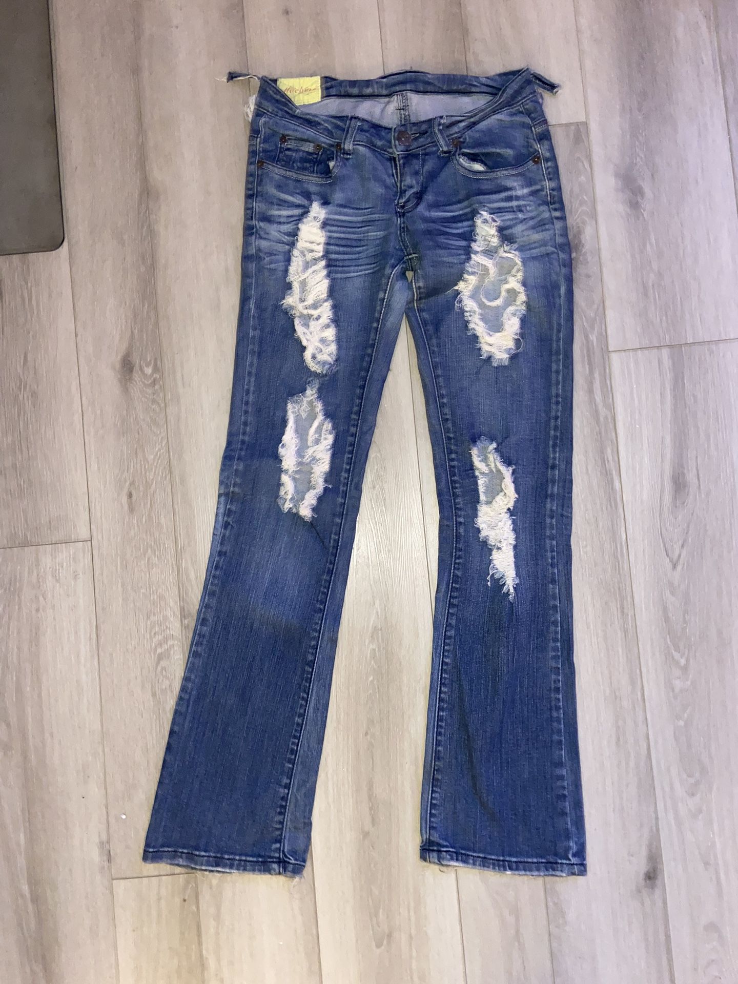 Woman’s style cut pants in good condition!