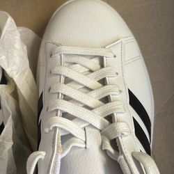 Woman’s clothing/shoes/purses