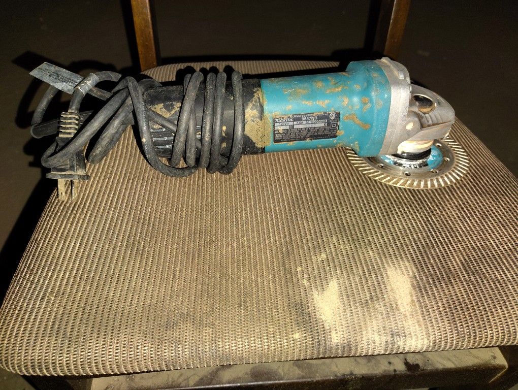 Makita Grinder