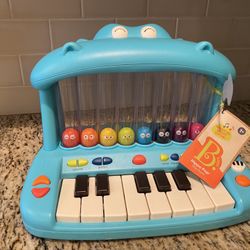 B Toys piano 