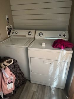 Whirlpool Washer and Dryer Set