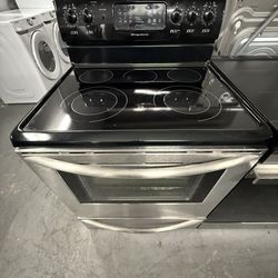 Frigidaire stove ( Cocina Estufa )