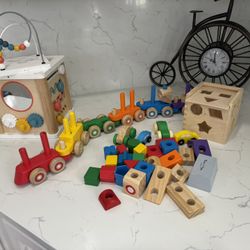 Early learning cube activities  and wood shapes train, good condition 