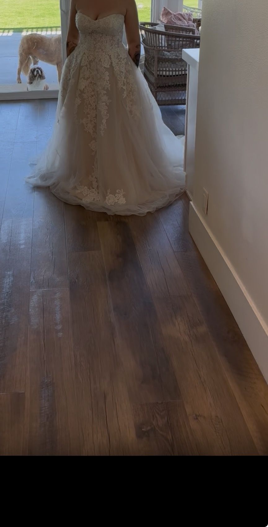 Size 6 sweetheart strapless David’s Bridal Dress with pockets!