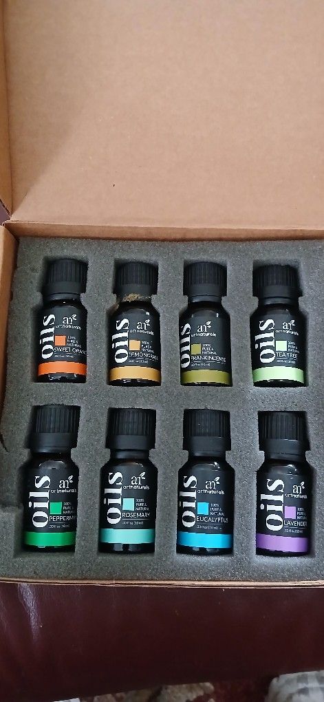 Set Of 8 Essential Oils New In The Box Sweet Orange Lemongrass Frankincense Tea Tree Peppermint Rosemary Eucalyptus Lavender Glass Bottles