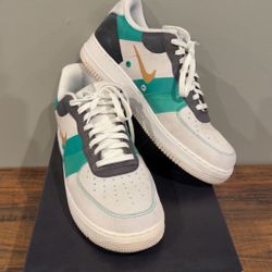 Air Force 1 Low PRM (Mens 9.5)