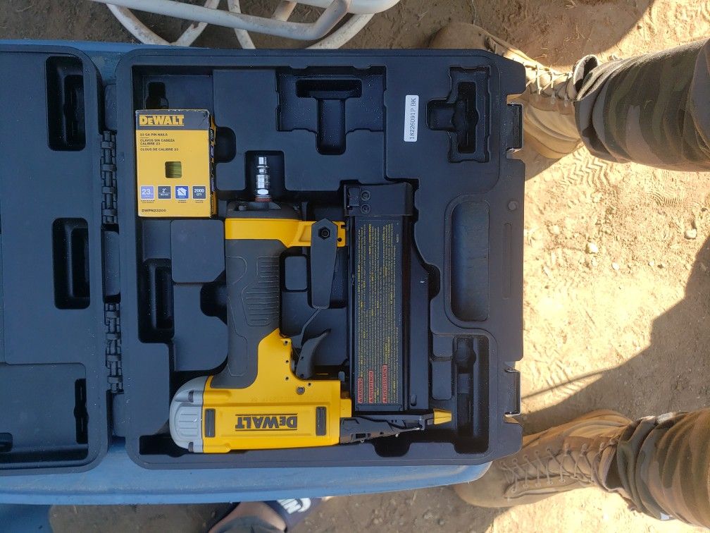 DeWALT 23GA 2 inch Pin Nailer New In Box!