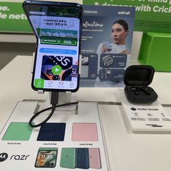 Motorola RAZR for only $149.99 🔥💚only at CRCKET @2400 k ave Plano TX 75074
