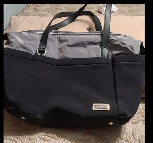 Large Skip Hop diaper bag New without tag