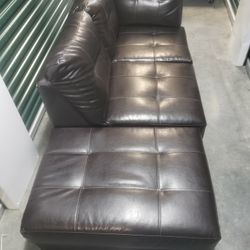 Faux Leather Sectional Couch (Brown)