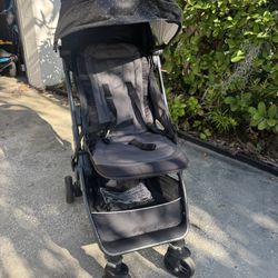 Graco Lightweight Stroller – Compact & Easy to Fold