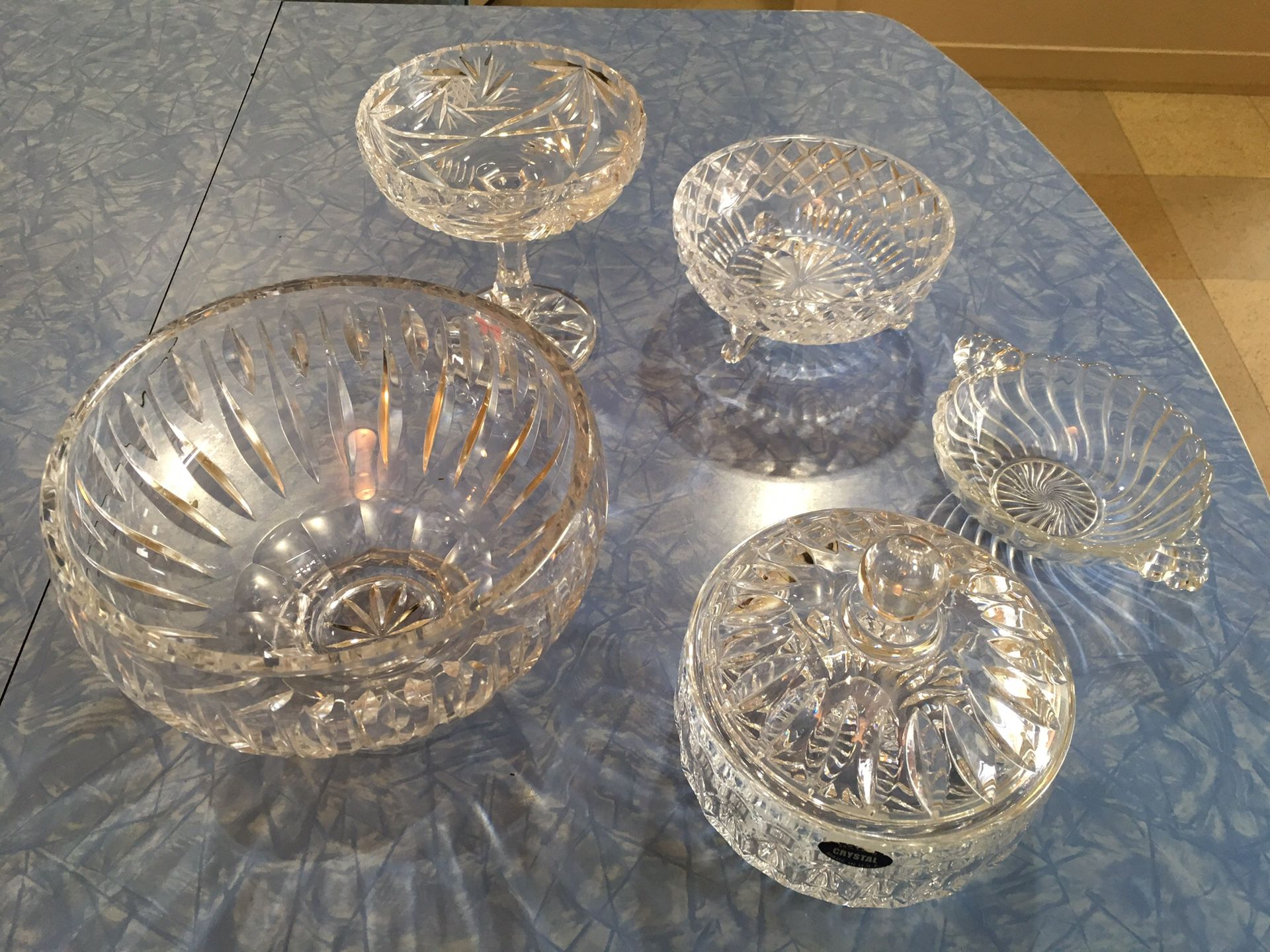 Assorted collectable glass.