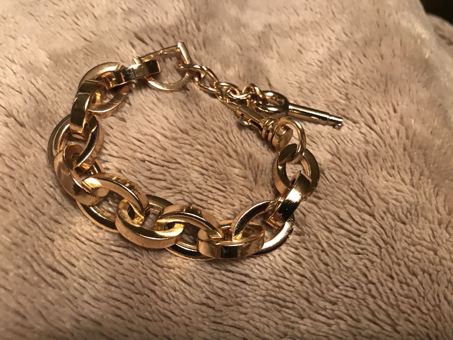 Gold plated oval Link bracelet