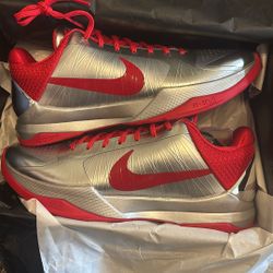 Kobe 5 Clark size 7 New and 12 new nike