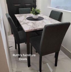 Small 6-pc dining table set new in box 📦