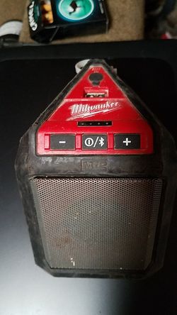 Milwaukie M12 Wireless jobsite speaker