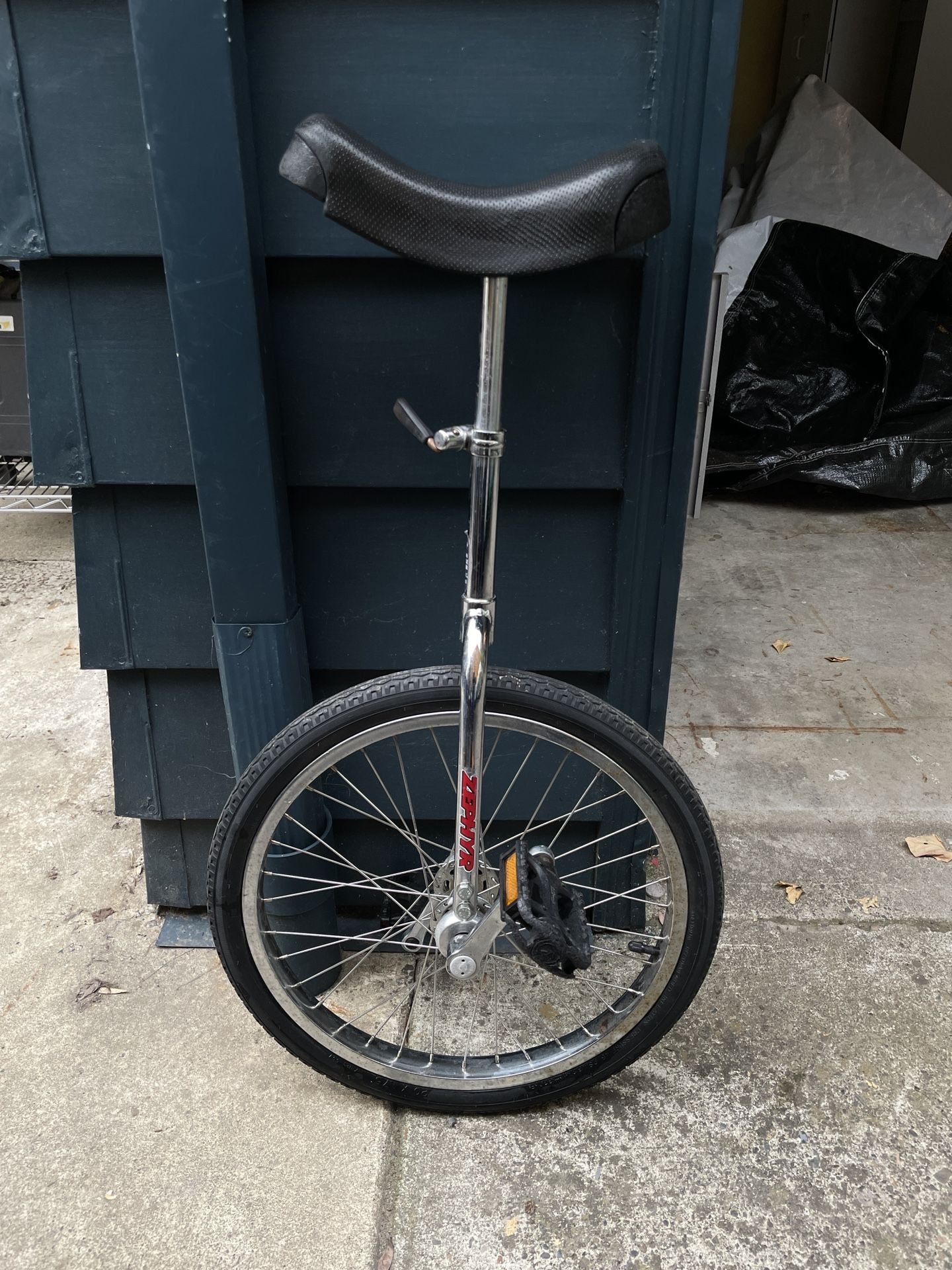 Zephyr Unicycle