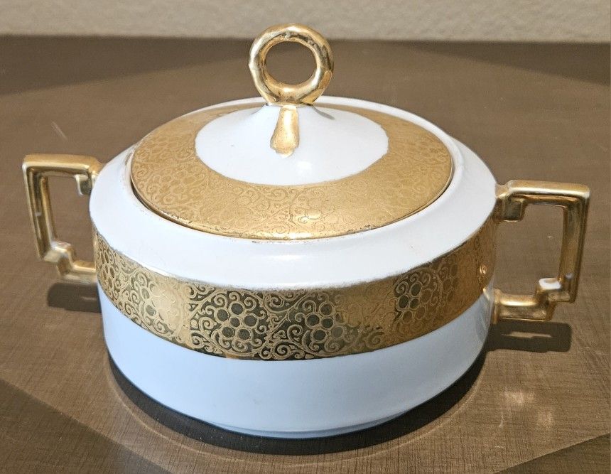 Vintage Royal Bavaria, Bavarian China, WhiteWith 18K Gold Trim, Sugar Bowl With