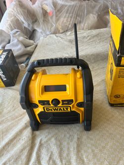 DeWalt radio