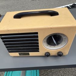 CROSLEY CR-5 Collector’s-Limited Edition AM/FM Radio With Cassette Player