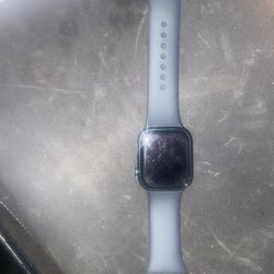 Apple Watch Series 8 (locked)