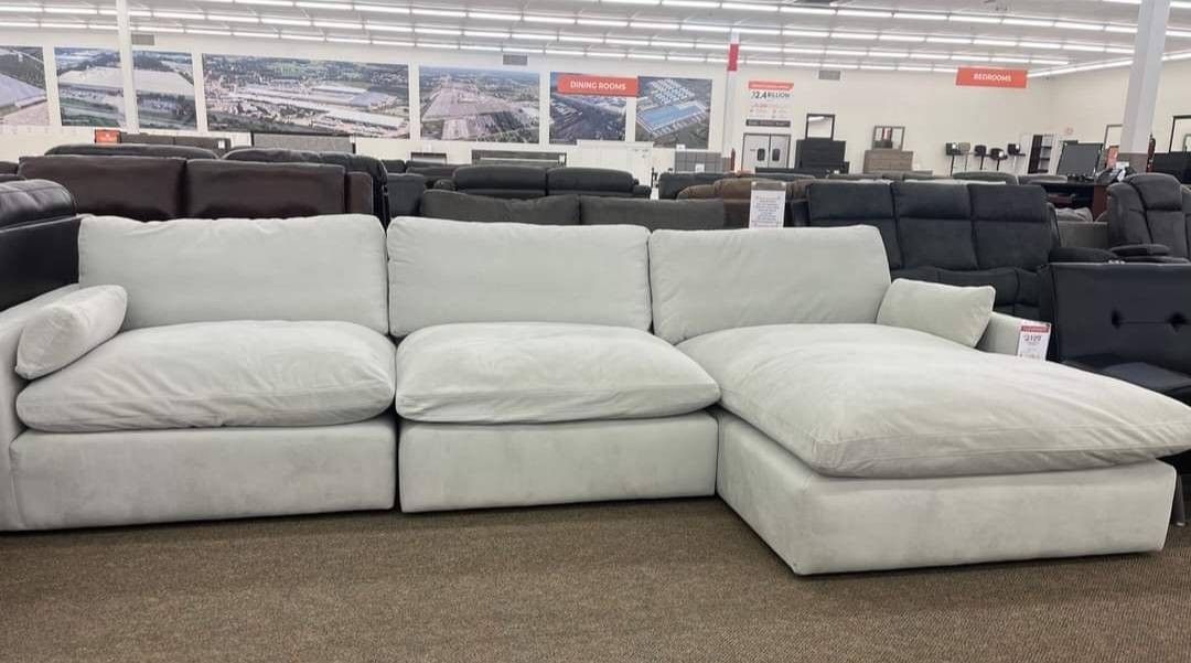 White Oversized Sectional, Seccional, Couch//