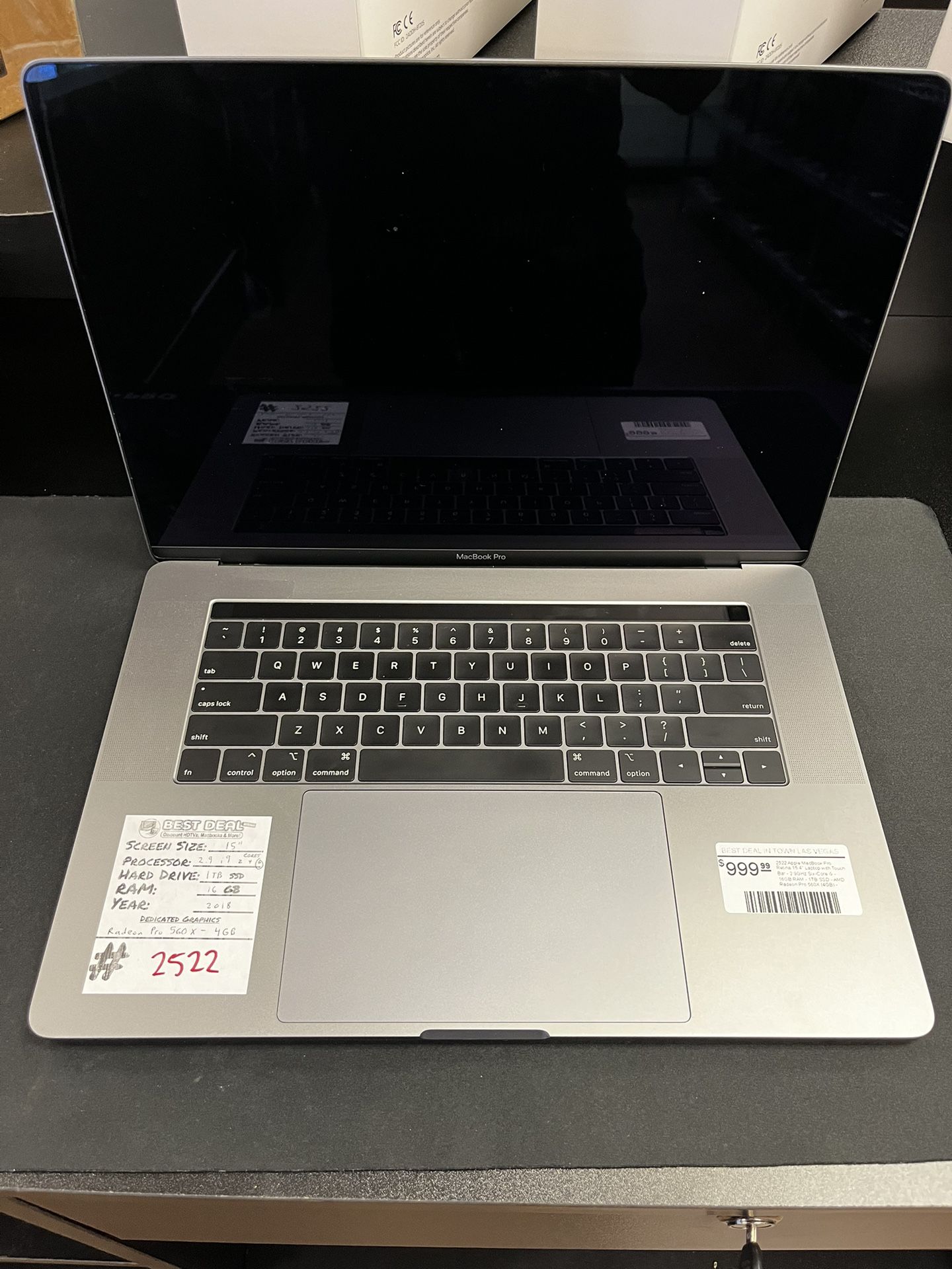 MacBook Pro 15” 2.9 i9 6 Cores 1TB SSD 16GB Ram 