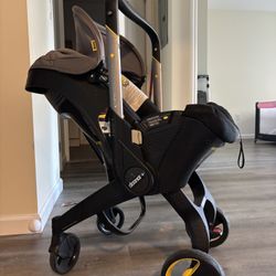 Stroller That Folds Into A Car Seat. 
