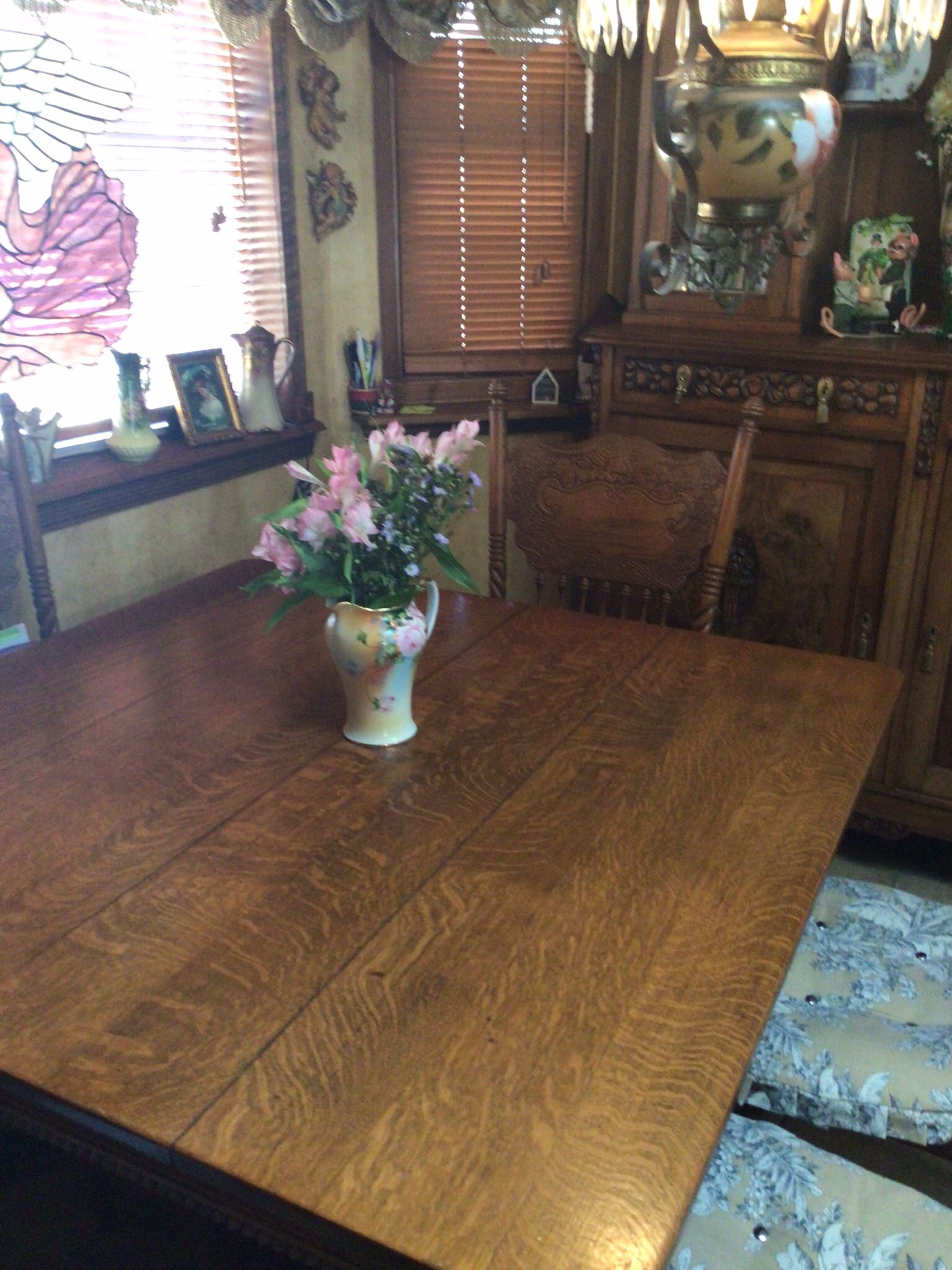 Antique Oak Table And 4 Chair And Light